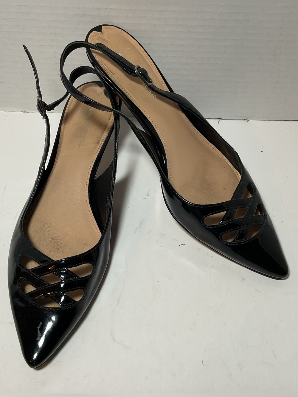 Via Spiga Black Patent Leather Pointed Slingback Kitten Heels